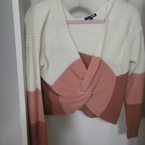 FASHION NOVA COLOR BLOCK SWEATER - Picture 1 of 5